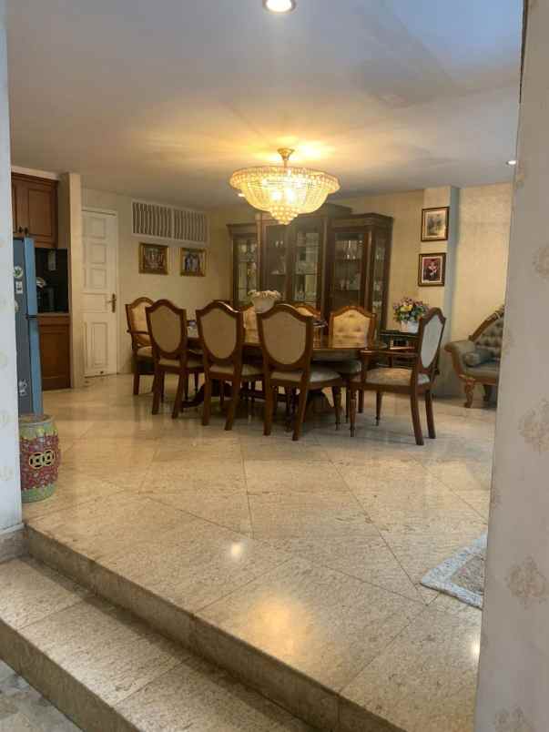 dijual rumah jl delma