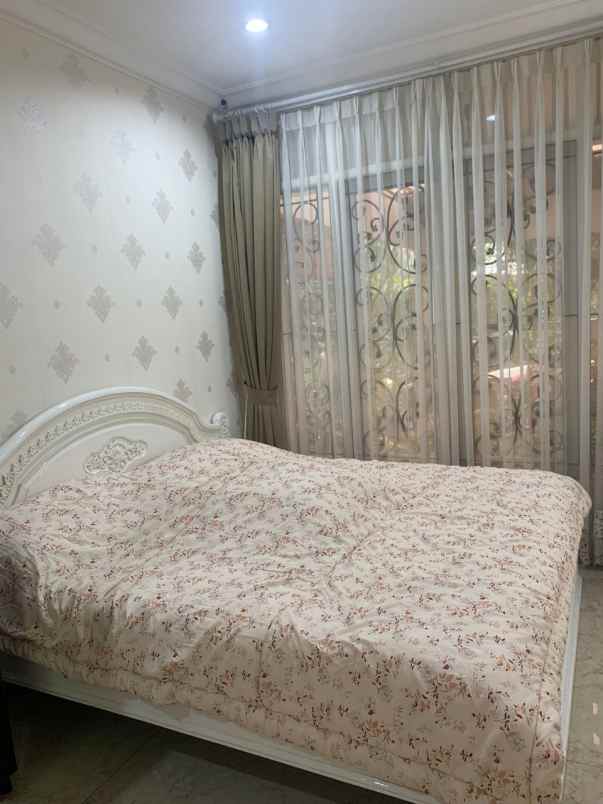 dijual rumah jl delma