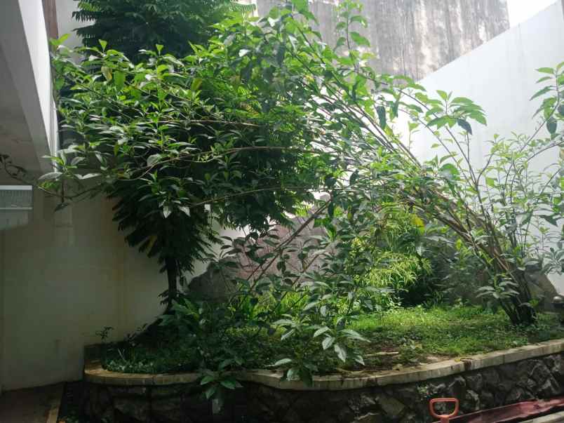 dijual rumah jl dr angka karangkobar