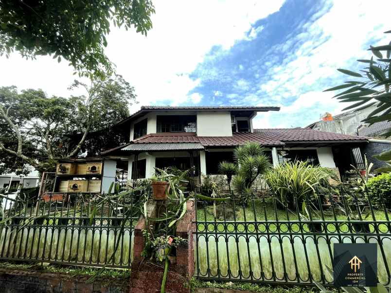 dijual rumah jl gegerkalong tonggoh