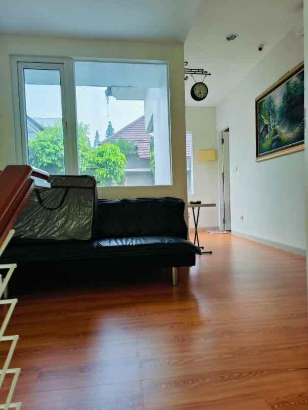 dijual rumah jl jasmine kertamaya