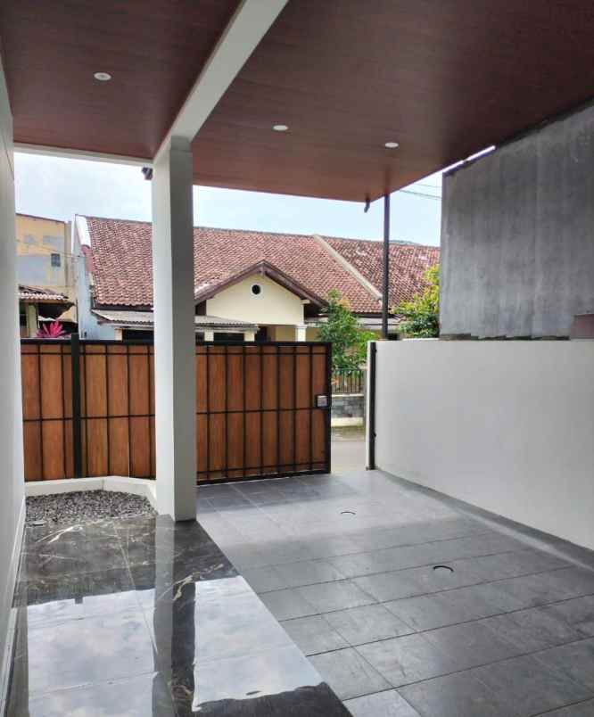 dijual rumah jl kaliurang km 12 5