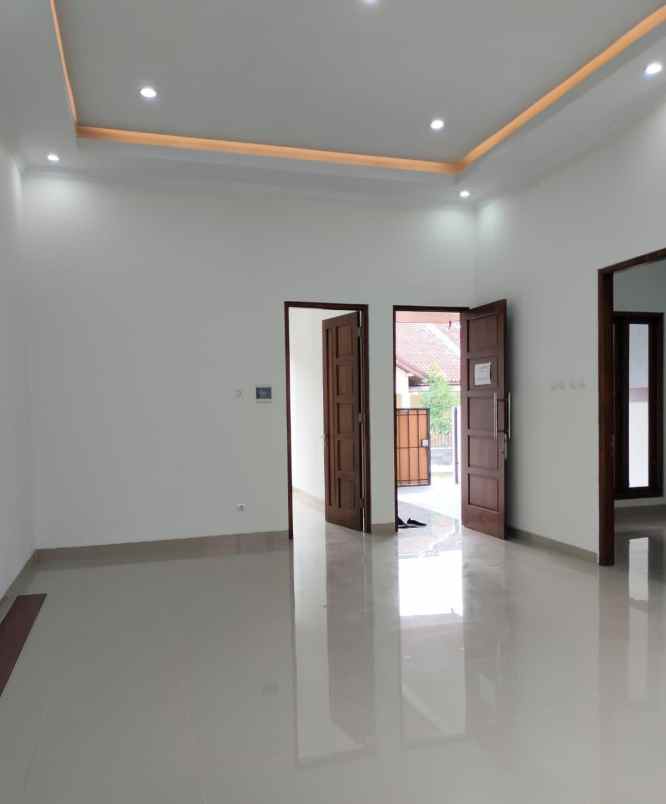 dijual rumah jl kaliurang km 12 5