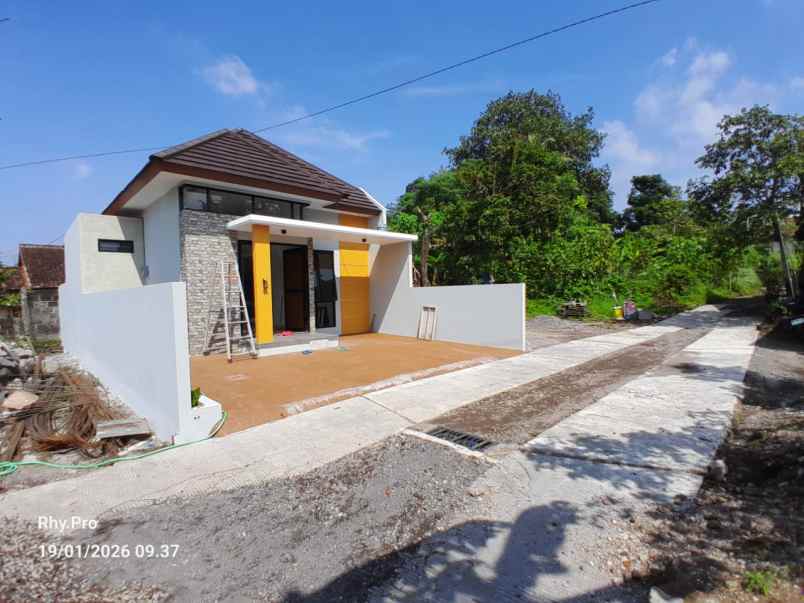 dijual rumah jl kaliurang km 17