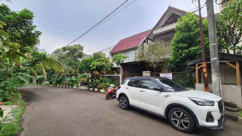 dijual rumah jl karang tengah raya