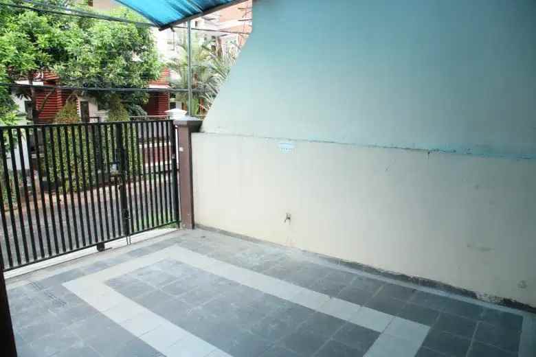 dijual rumah jl kav marinir pondok