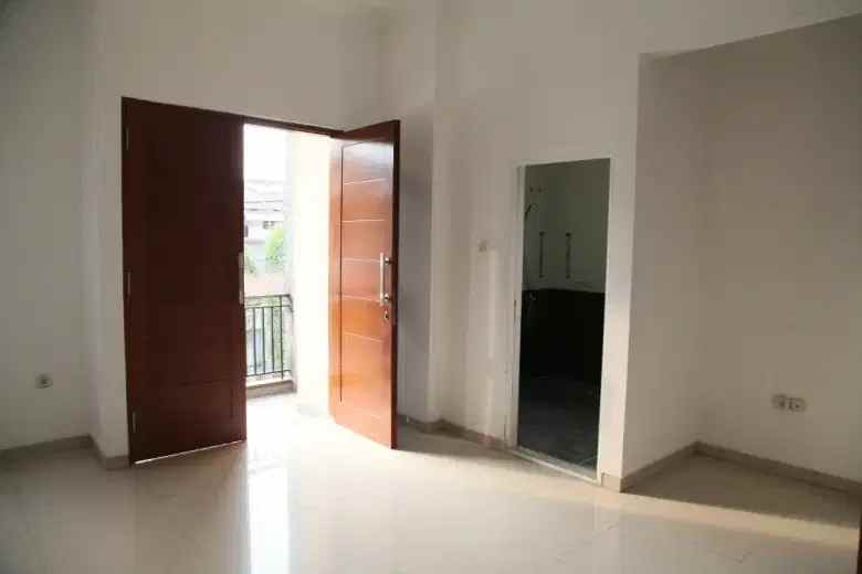 dijual rumah jl kav marinir pondok