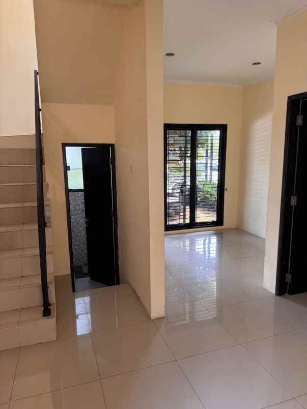 dijual rumah jl kh abdullah sindangbarang