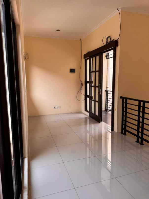 dijual rumah jl kh abdullah sindangbarang