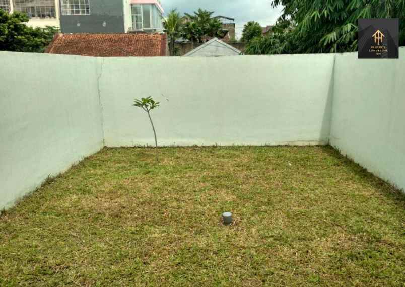 dijual rumah jl komplek griya pos giro