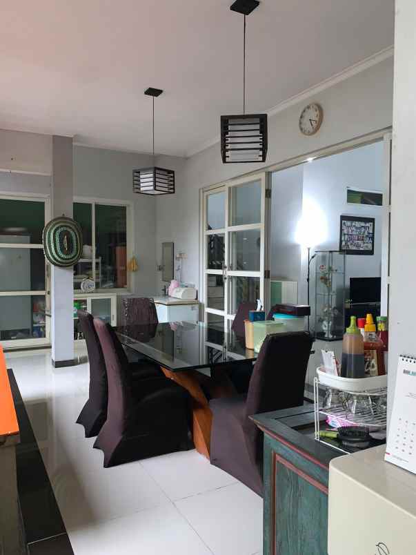 dijual rumah jl komplek kemang pratama