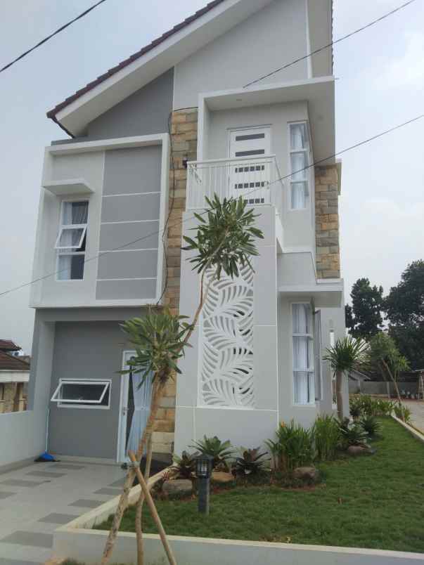 dijual rumah jl kramat asem