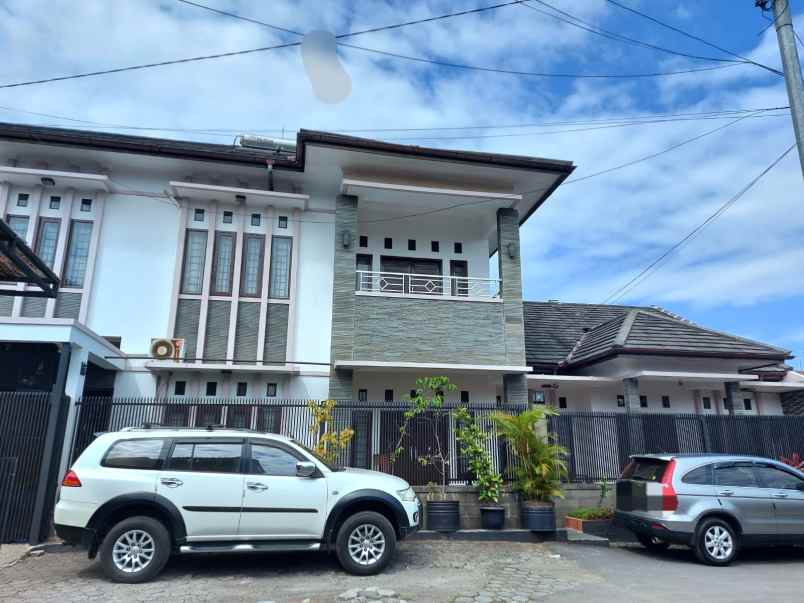 dijual rumah jl margahayu buah batu