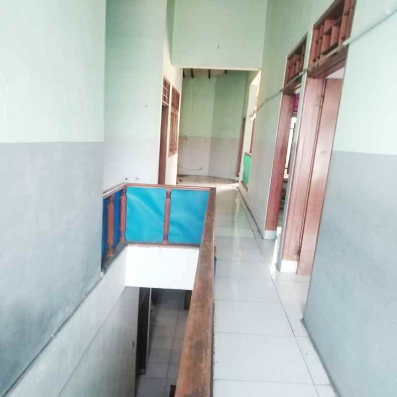 dijual rumah jl mayang kel pondok