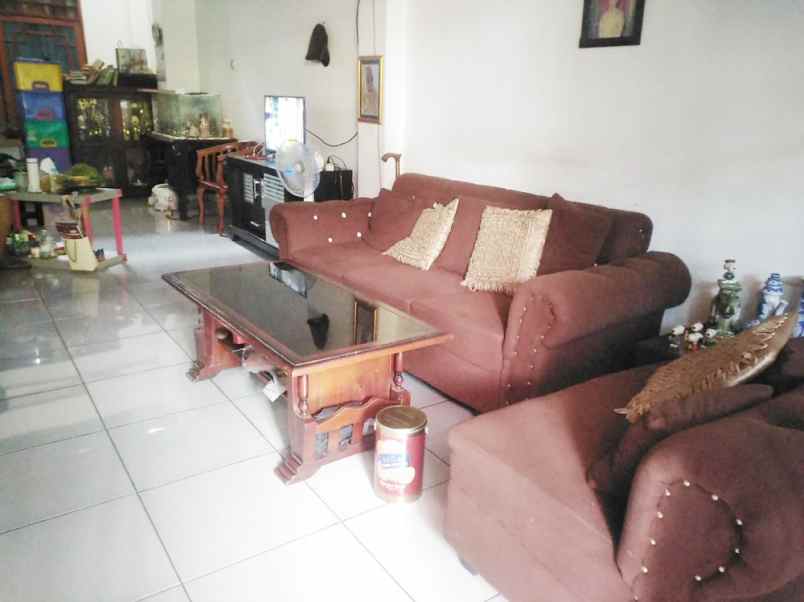 dijual rumah jl mayang kel pondok