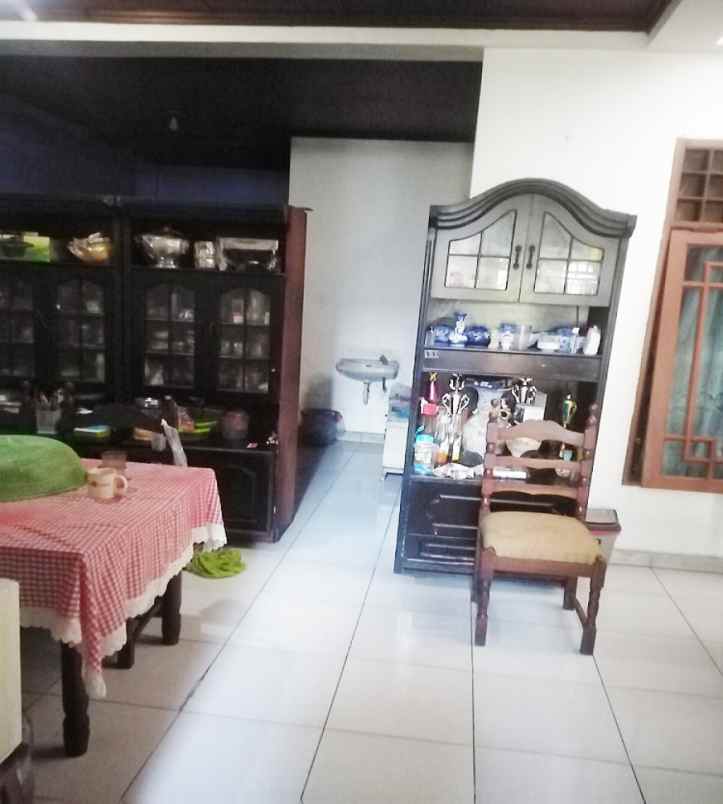 dijual rumah jl mayang kel pondok