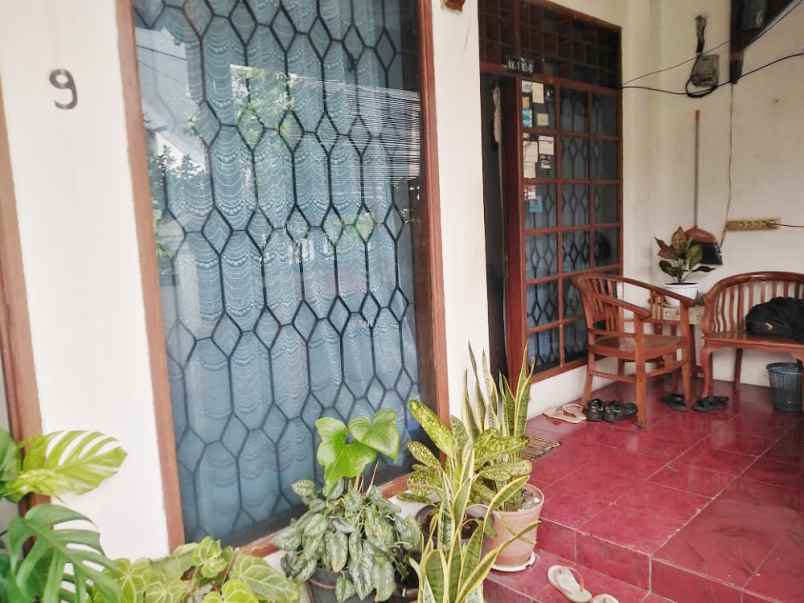 dijual rumah jl mayang kel pondok