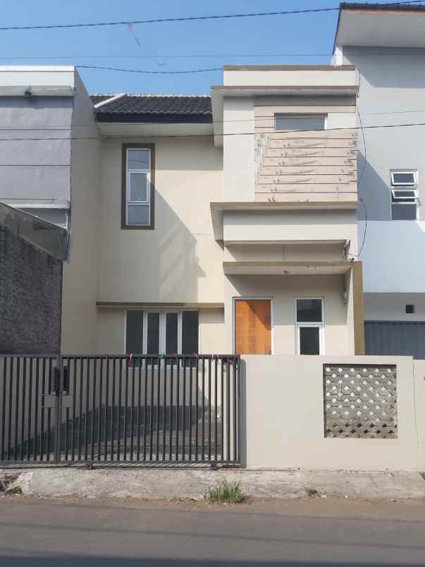dijual rumah jl melati raya