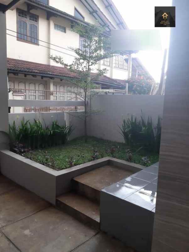 dijual rumah jl metro margahayu