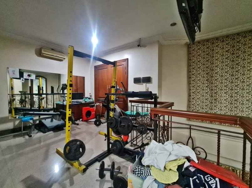 dijual rumah jl muara karang