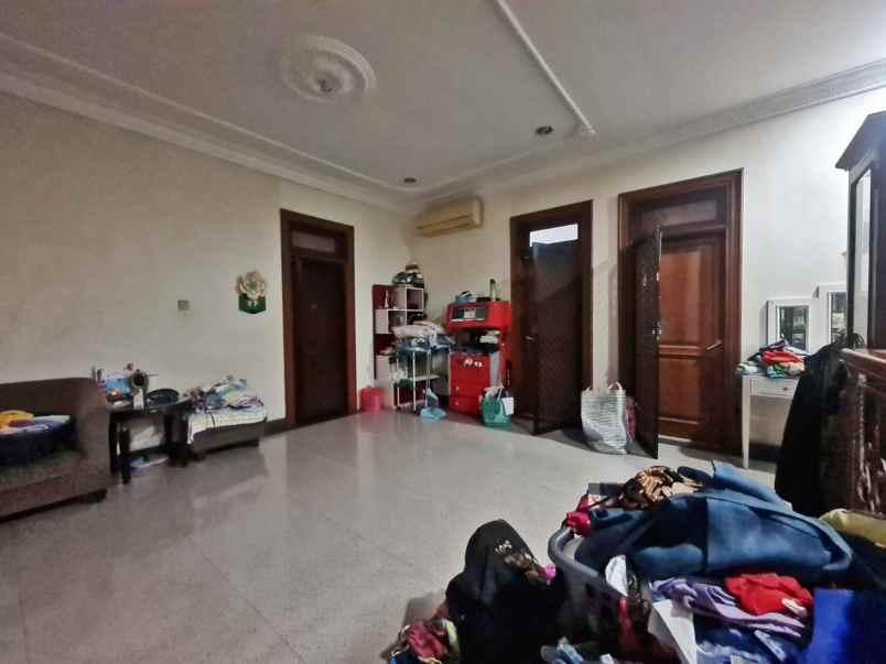 dijual rumah jl muara karang