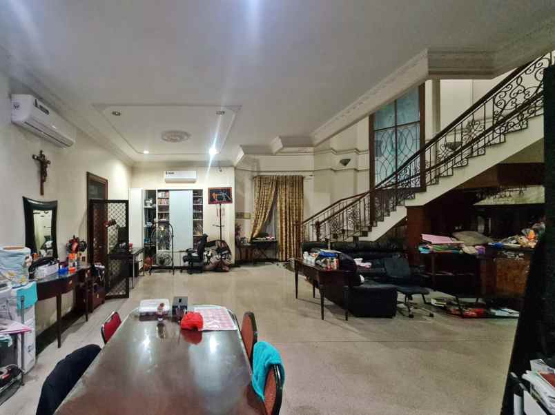 dijual rumah jl muara karang