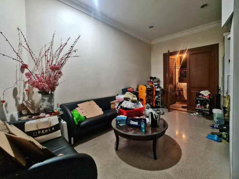 dijual rumah jl muara karang