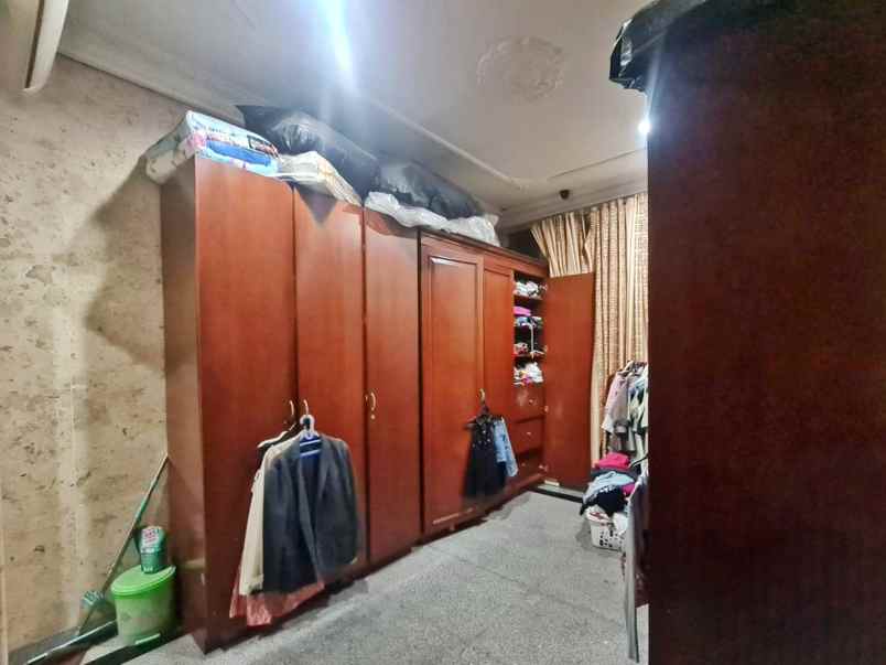 dijual rumah jl muara karang