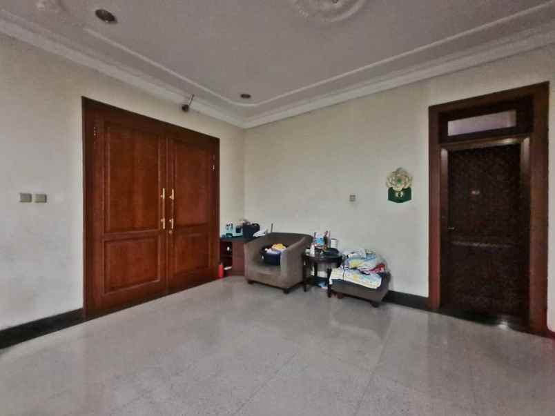 dijual rumah jl muara karang