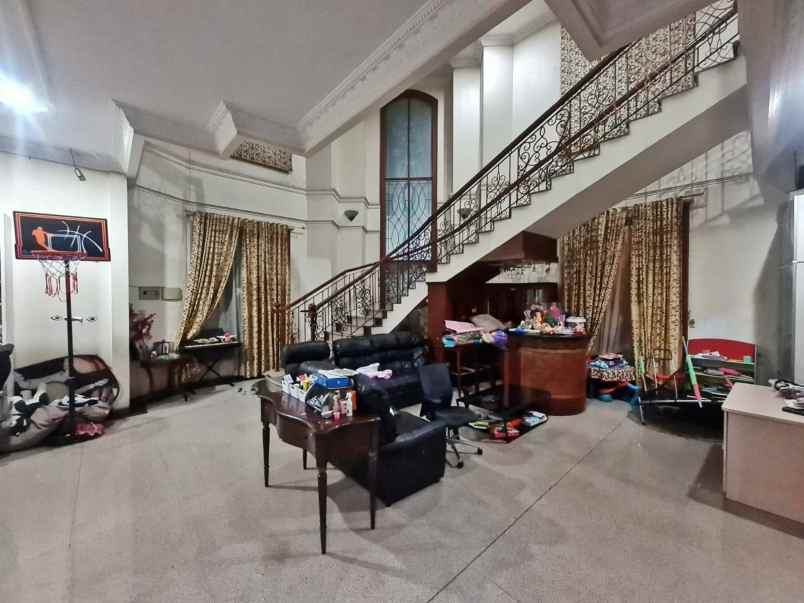 dijual rumah jl muara karang