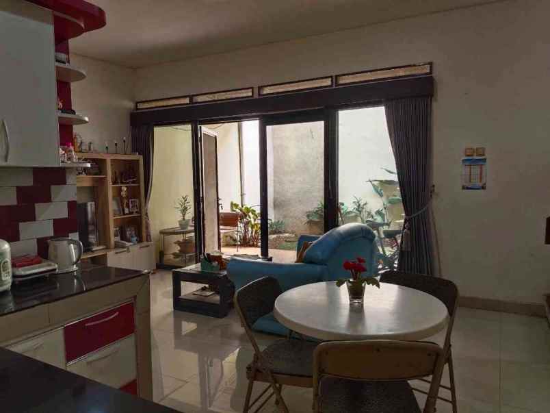 dijual rumah jl pekapuran