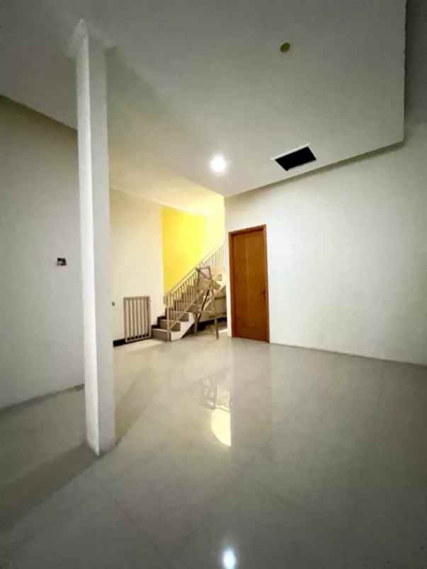 dijual rumah jl percetakan negara