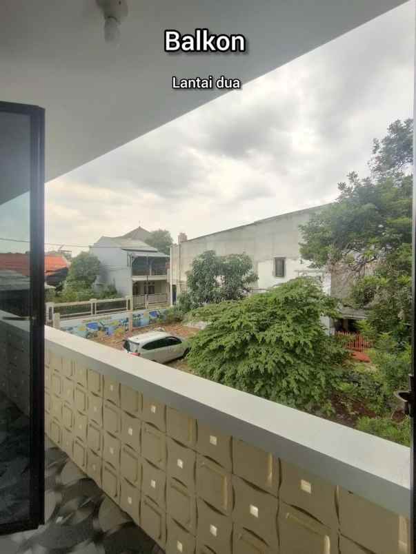 dijual rumah jl pondok kelapa selatan