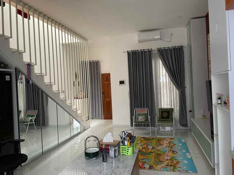 dijual rumah jl purbalarang arcamanik