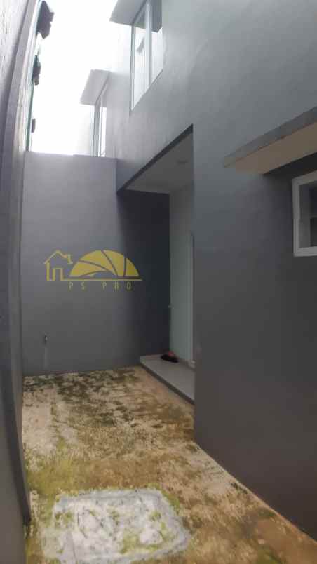 dijual rumah jl radar auri mekarsari