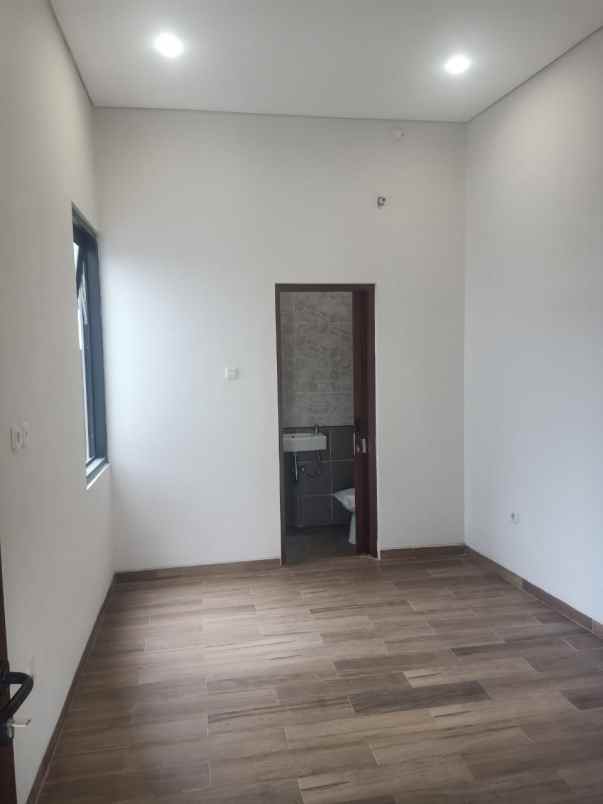 dijual rumah jl raden intan 2 duren