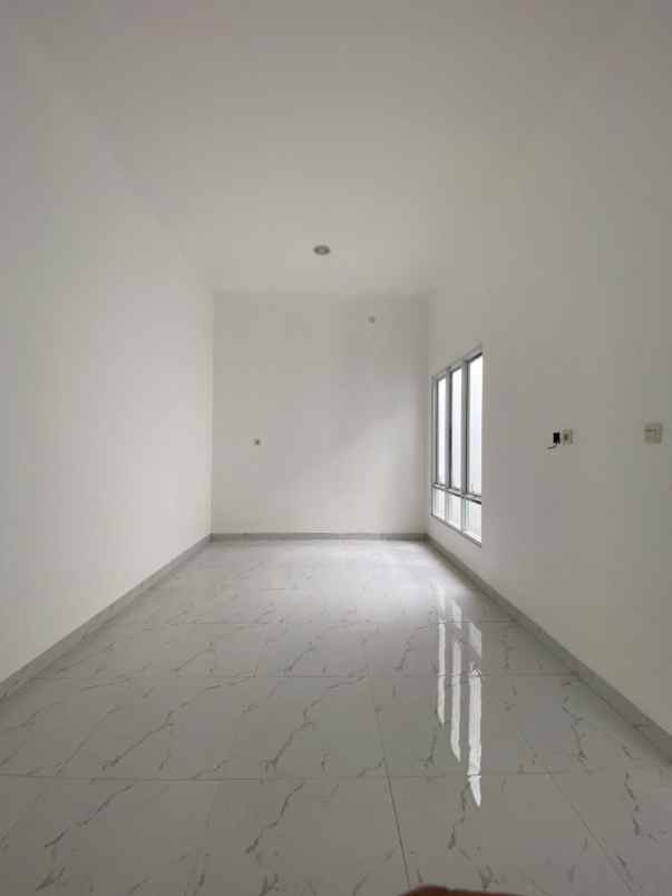 dijual rumah jl rawa bambon