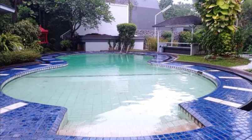 dijual rumah jl raya cibubur