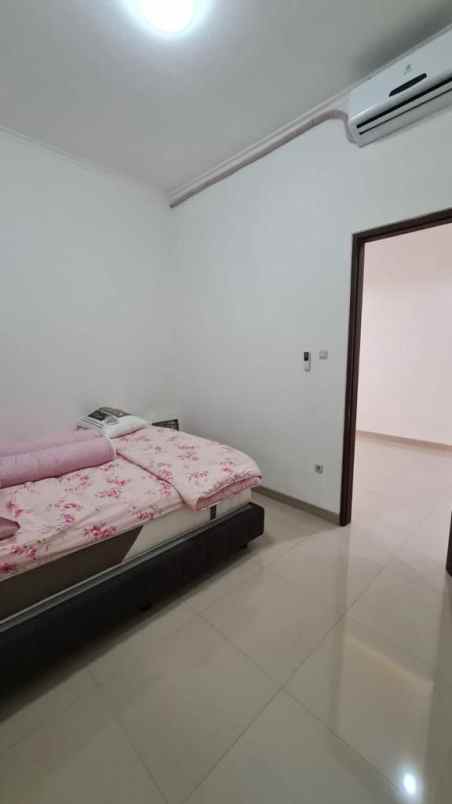 dijual rumah jl raya kodau