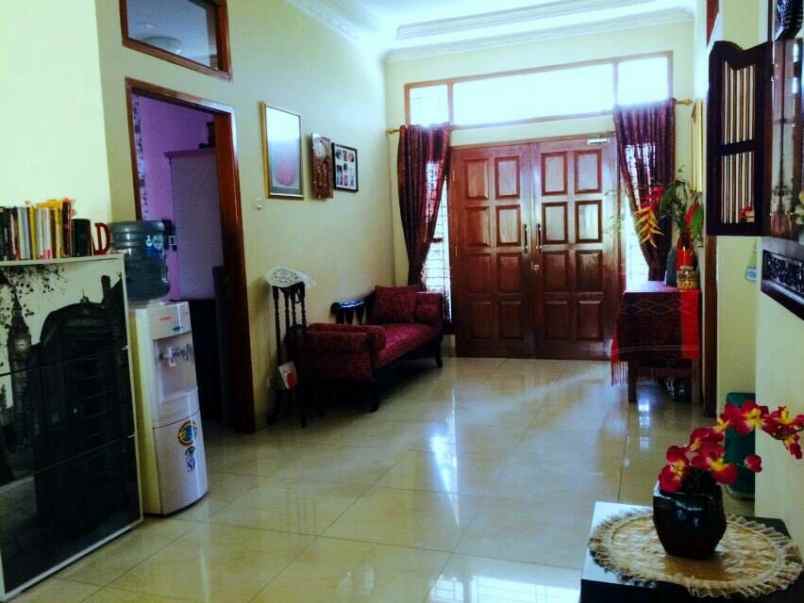 dijual rumah jl raya padalarang