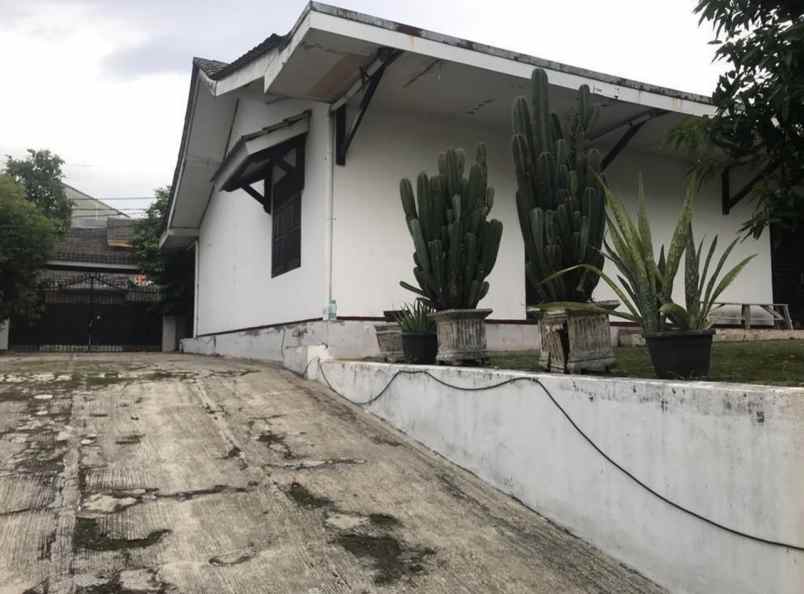 dijual rumah jl raya panggung