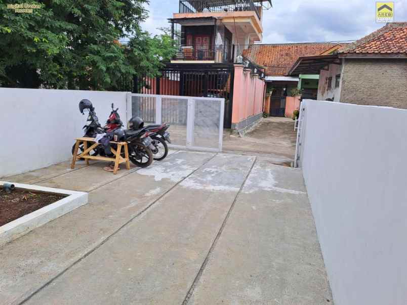 dijual rumah jl raya rancaekek