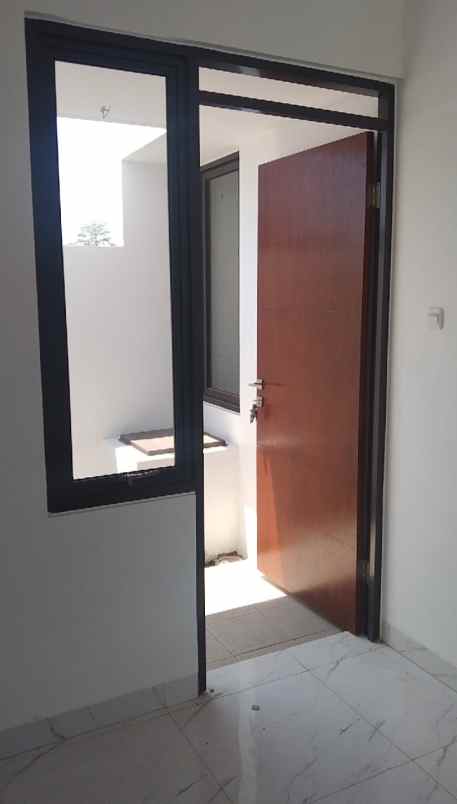 dijual rumah jl raya sapan 444