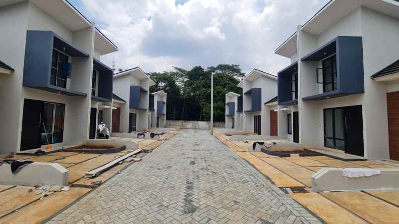 dijual rumah jl raya simpang tiga buni