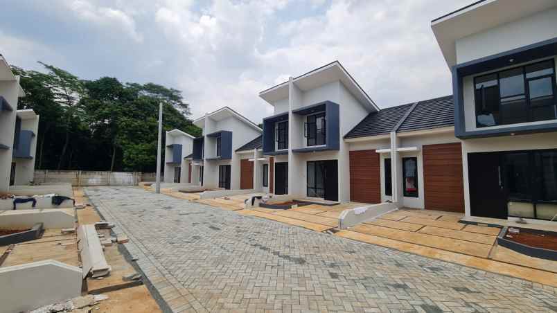 dijual rumah jl raya simpang tiga buni