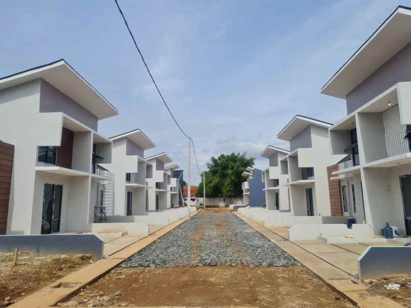 dijual rumah jl raya simpang tiga buni