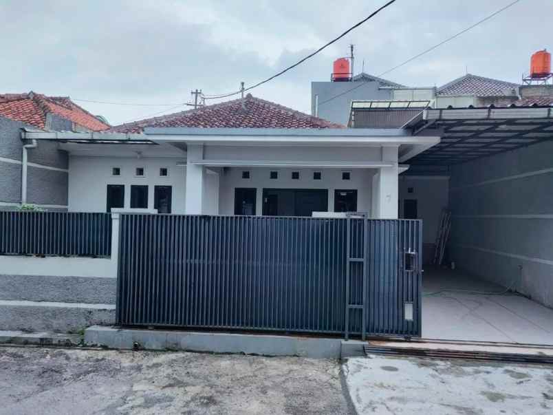 dijual rumah jl sekelimus