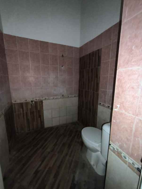 dijual rumah jl surya lestari