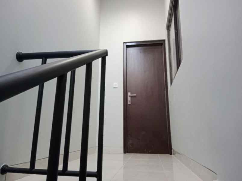 dijual rumah jl terusan jakarta