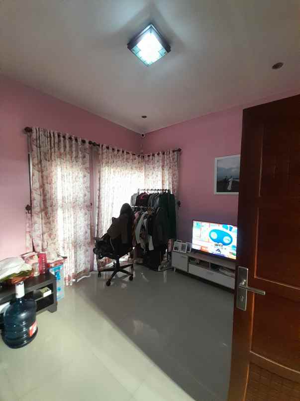 dijual rumah jl venus margahayu raya